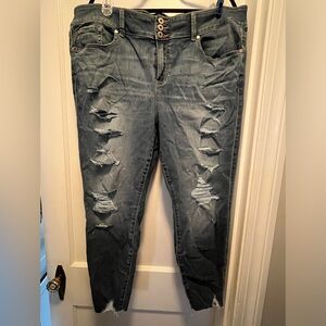 Torrid Jegging Skinny Super Soft High-Rise Destructed Jean Size 22R LIKE NEW